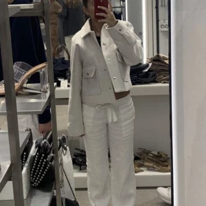 Kappa - Säljer min fina kappa från zara knappt andvend, säljer pga fick en ny, för fler bilder skriv görna