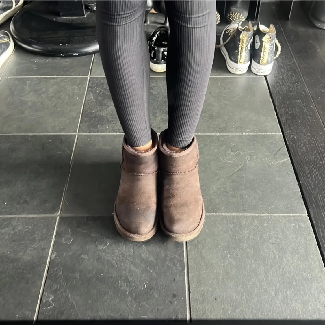 Mörk bruna uggs - 90