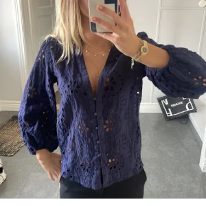 Blus - Jättefin oanvänd❣️bud på 350