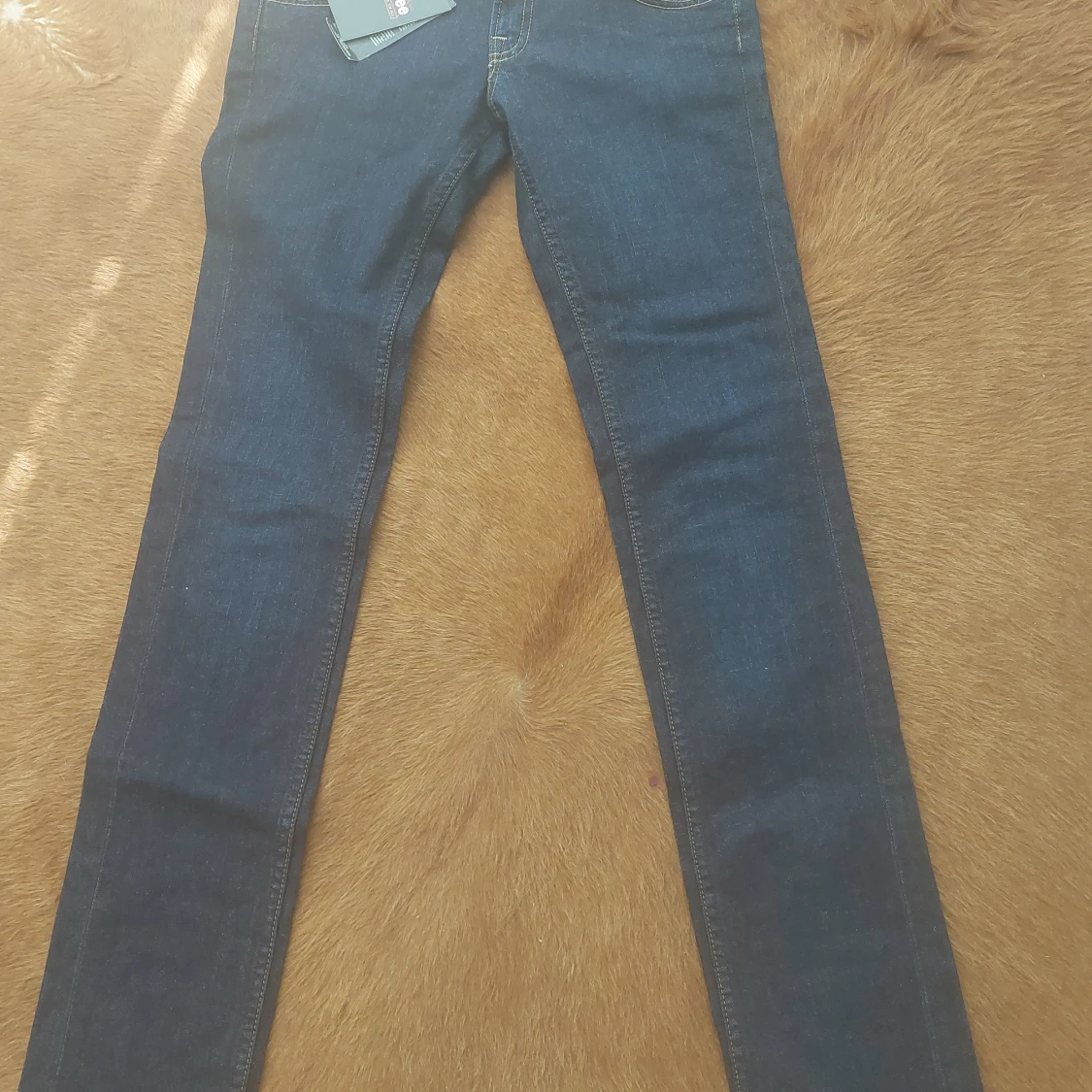 Lee Jeans, nya med prislappar, mörkblå, str 28/35, rak modell, mycket fina - 91