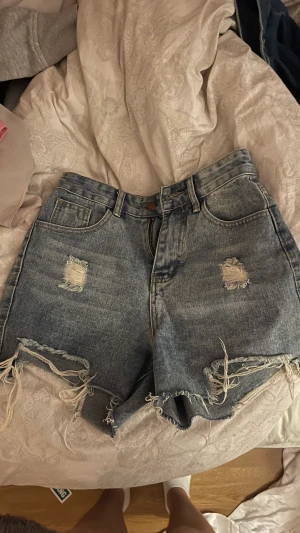 Shorts  - Jag säljer de dör att dom är för små 