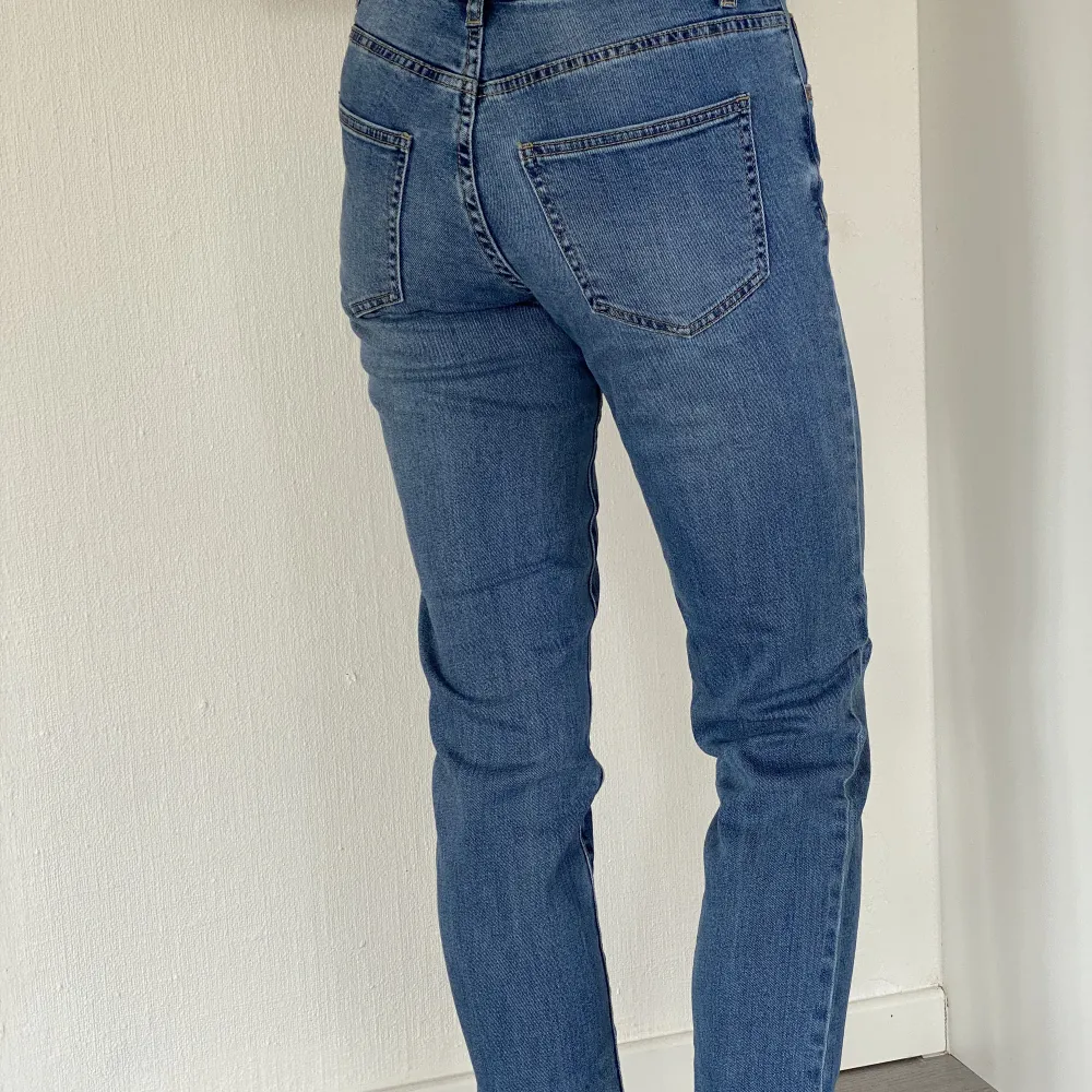 Raka jeans i bra skick💙. Jeans & Byxor.