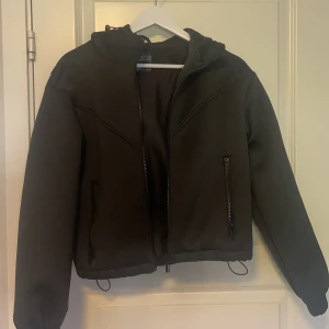 Jacka  - Storlek 34-36