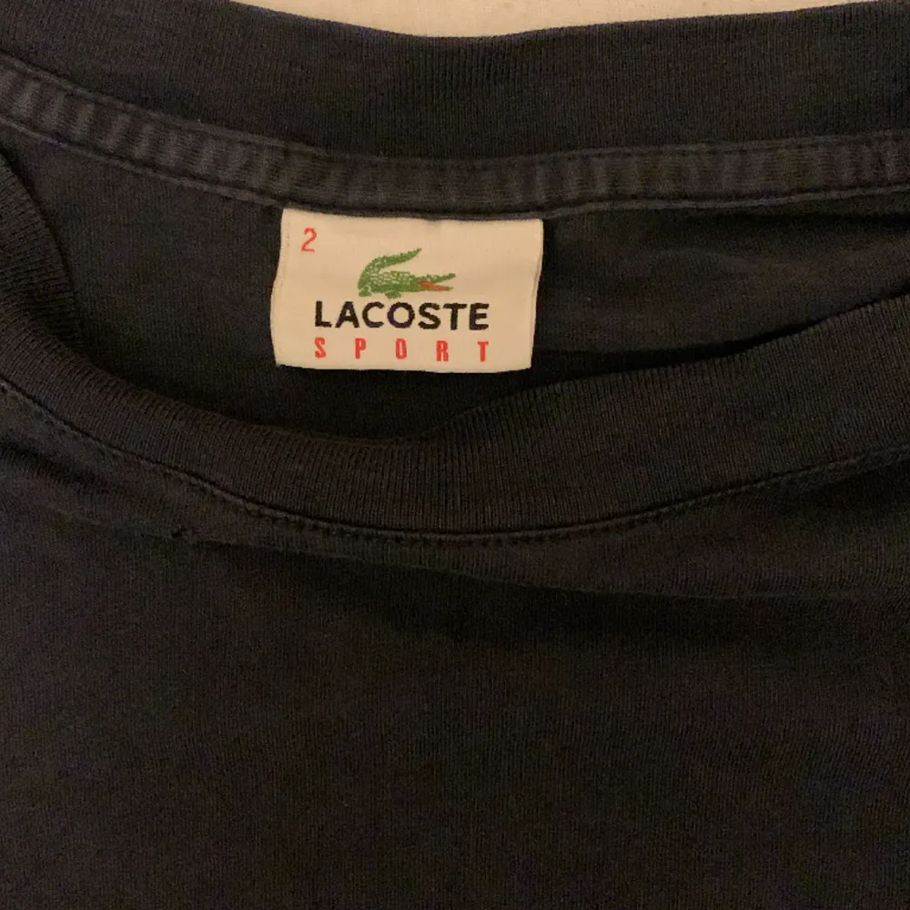 Lacoste sport tee  . T-shirts.