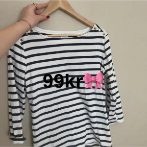 Hamton Republik - Randig långärmad tröja  - Jätte söt långärmad randig tröja i strl M ! Aldrig använd.