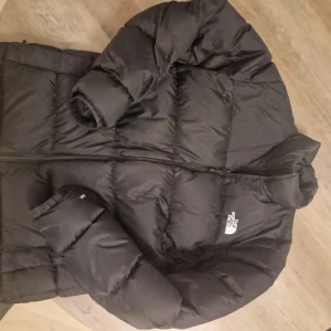 The North Face - North Face jacka i väldigt fint skick, använd några få gånger och är helt djur och rökfri.