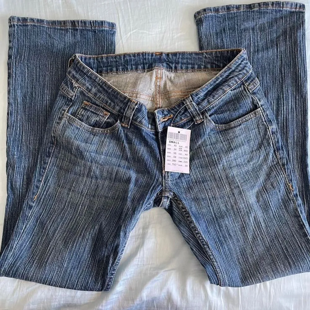 Säljer mina snygga Brielle 90s Jeans från Brandy!!💕💕 midja: 76cm. Väl använda men ej några defekter som syns!💕. Jeans & Byxor.