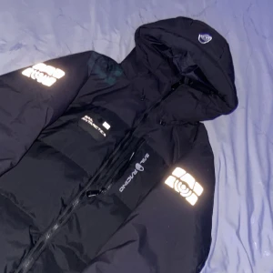 Sail racing jacka M - Jag vill sälja den för jag byter min stil och har använt den i en månad bara 