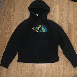North face hoodie  - Kontakta före köp, skriv vid frågor💗 pris kan diskuteras 