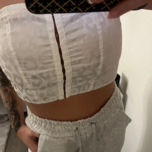 Korsett  - Helt ny korsett liknande topp 
