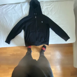 Ralph lauren tracksuit - Storlek M Drawstring e borta pga tvätten 