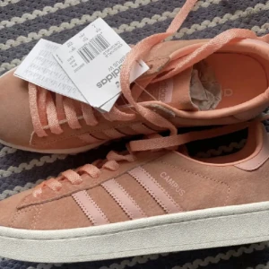 Adidas skor - Oanvända, storlek 38(2/3) 💛