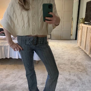 Jaded London jeans - Säljer dessa snygga och unika jeans. De är avklippta så dom passar någon som är runt 170cm💗💗