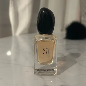 Si parfym  - Si parfym endast använd några sprut  30 ml 