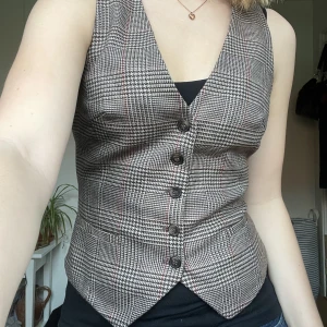 Kostym väst - Snygg väst från Hm. Storlek 36. 