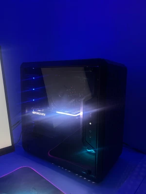 Gaming Pc - Hej, jag köpte denna pc en  föra året för 18 722kr. Behöver sälja den för att har skulder. 