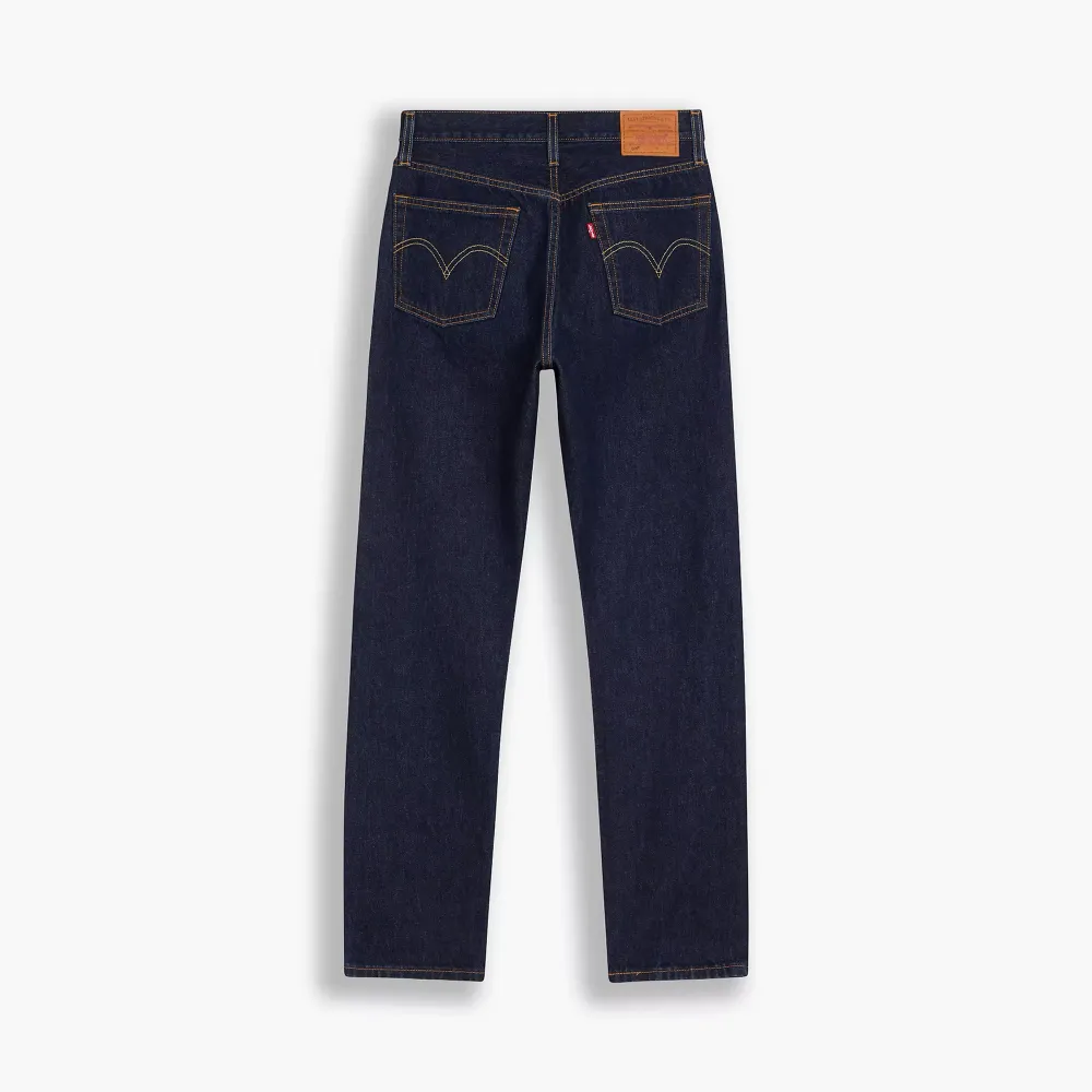 Levis 501 straight jeans i 30/34. Har lite stretch i sig. I väldigt bra skick! Nypris 1099kr.. Jeans & Byxor.