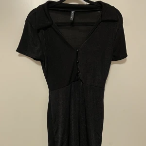 Klänning  - Mini klänning🖤 helt ny