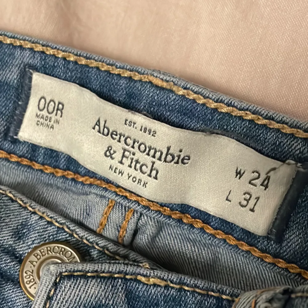 Skinny Abercrombie jeans stl W24 L31, ljus/mellanblå.. Jeans & Byxor.