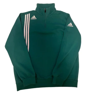 Adidas Zip - Vintage Adidas Zip. Skriv på dm vid frågor eller fler bilder!