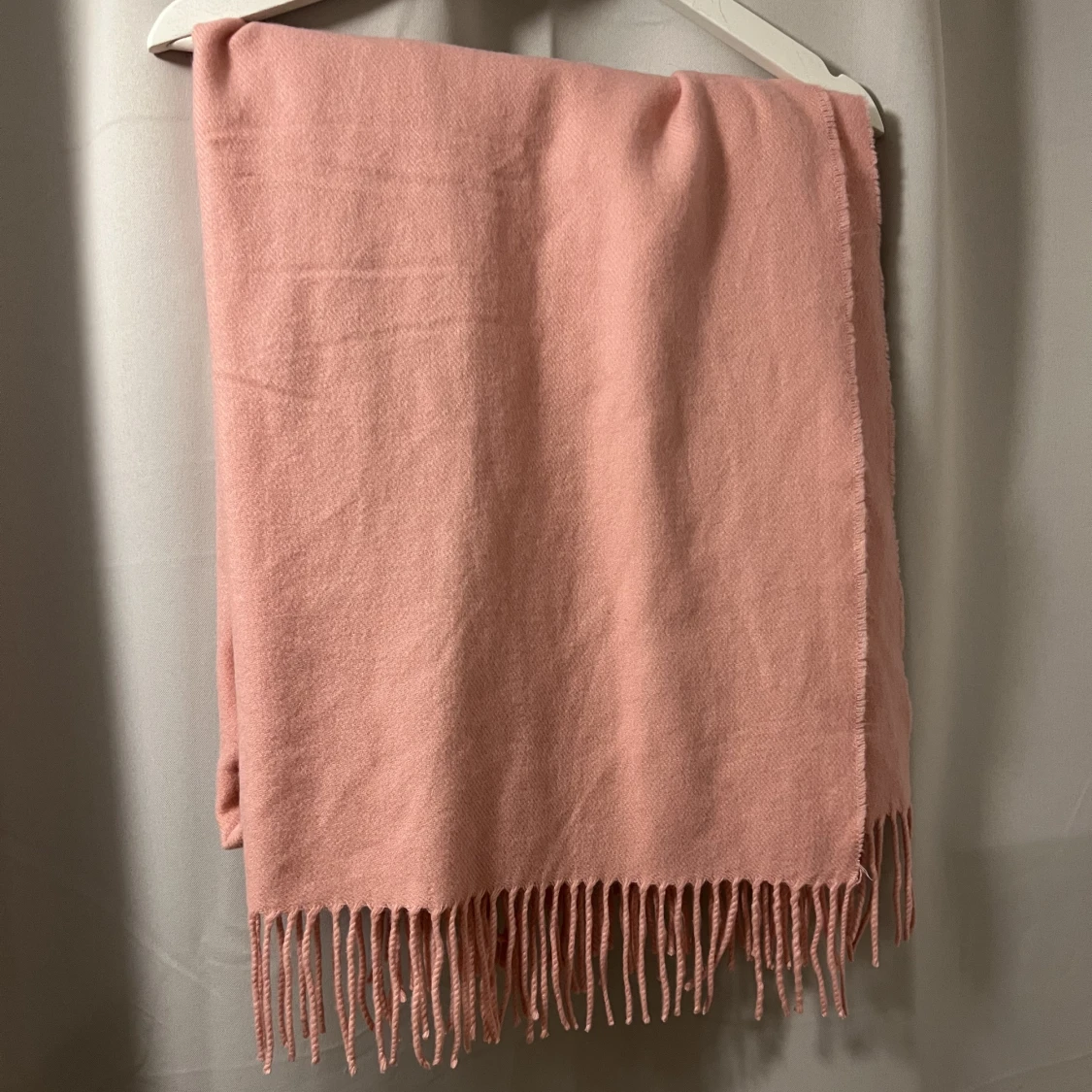Ljusrosa halsduk - 90