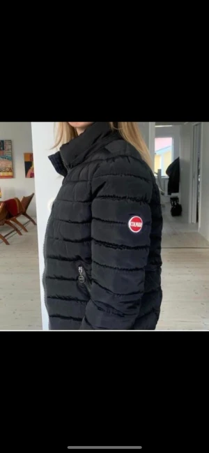  colmar jacka 💕💕 - Sjukt fin colmar jacka som ej kommit till användning!💕 passar s/xs och är svart med gråa detaljer💕