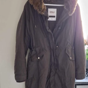 Super Snygg Och Fräck parkas - Perfekt Nu Till hösten och vintern med en varm go tröja under 