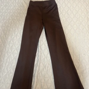 Tygbyxor  - Storlek Xxs och passar även till barn.  