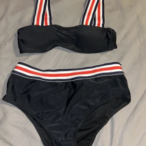 Bikini - En svart bikini som jag faktiskt bara provat o den inte passar mig