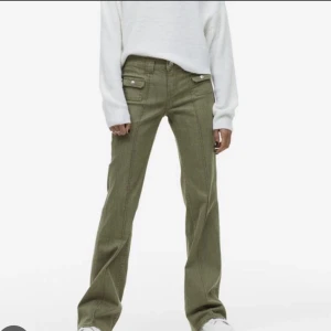 Populära hm jeansen  - Tryck på köp direkt💓