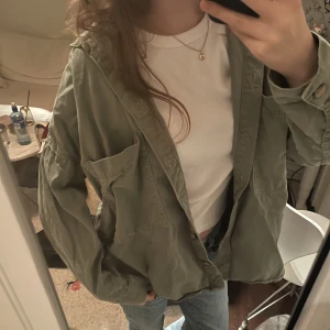 Gina tricot jacka - Supercool Gina jacka, strlk xs/s men är oversize så skulle säga att den även passar strlk m och l 💓