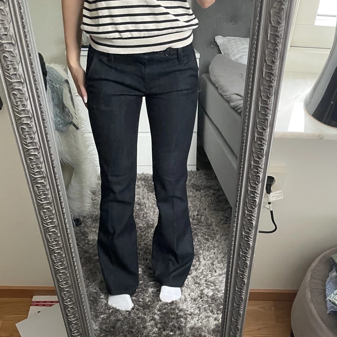 Lågmidjade bootcut jeans med fickor baktill - 90