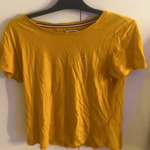 Tommy hilfiger t-shirt - Fin t-shirt från Tommy hilfiger 