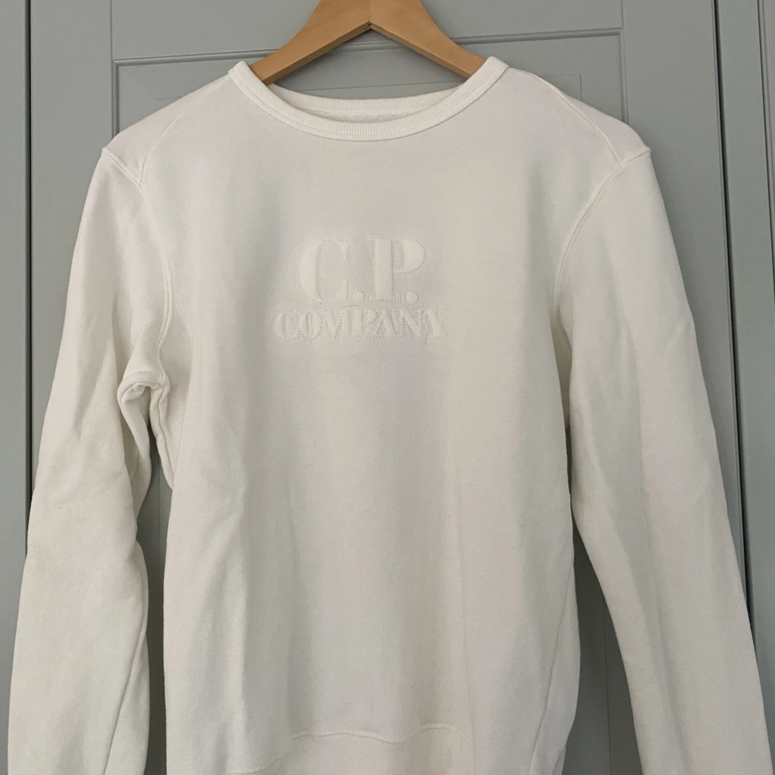 Två collegetröjor från CP Company - 90