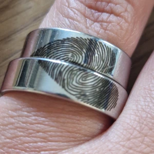 Förlovnings ringar rostfrittstål  - Jätte fint set med ringar för förlovning i rostfrittstål helt nytt stl 18/20