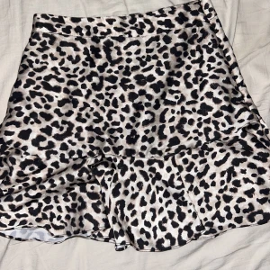 Leopard kjol - Leopardkjol med volanger