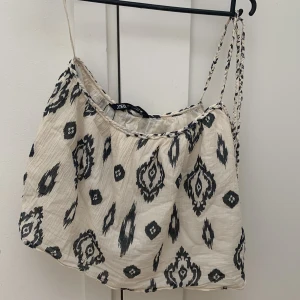 Of shoulder topp  - En fin off shoulder topp från zara som jag köpte i somras 💕