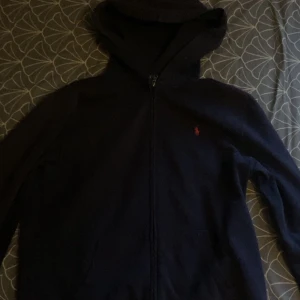 Ralph Lauren Zip Tröja - Ralph Lauren Zip Tröja mörkblå i medium ÄKTA