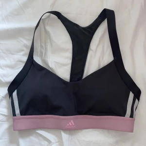 Sport Bh - Nästan oanvänd, väldigt fin och skön!🫶🏻
