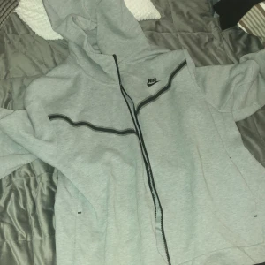 Nike tech  - Bra skick