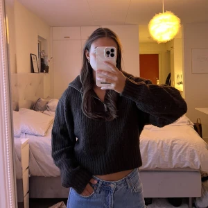 Stickad tröja - Fin brun stickad tröja från Gina tricot, använd fåtal gånger☺️