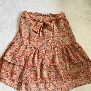 Fin kjol från co’couture Storlek s Nyskick