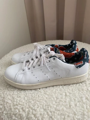 Adidas  - Använda max 5 gånger 
