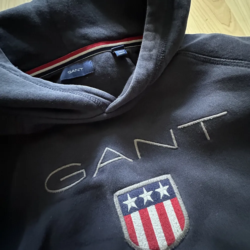 Fin Gant hoodie 8/10. . Hoodies.