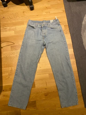 sweet sktbs jeans - Välanvända, därav priset. Funderingar eller frågor hänvisas till mig via pm :)