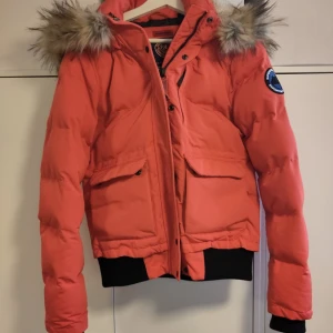 Vinterjacka  - HELT OANVÄND vinterjacka från Superdry 💥💥kommer inte till användning tyvärr 😽😽