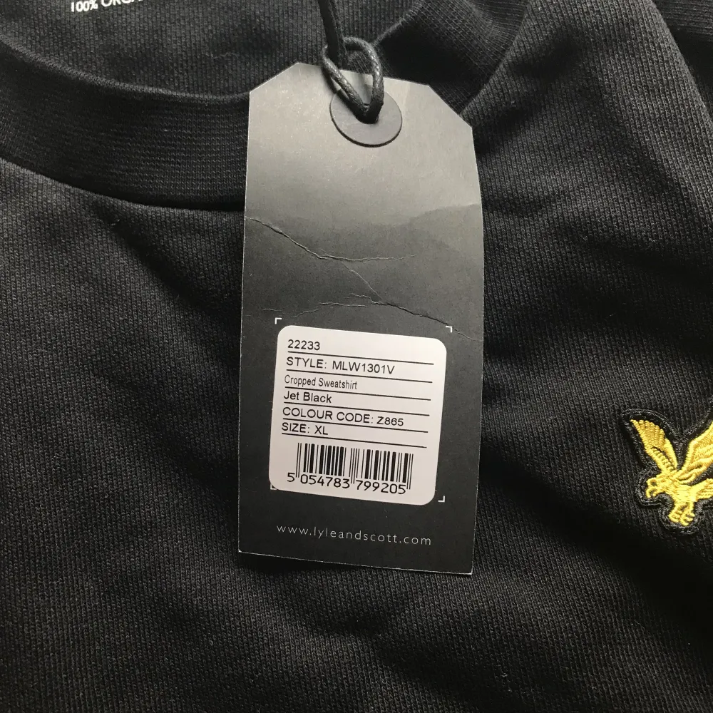 En långärmad lyle&scott tröja storleken sitter inte i Xl den sitter i S , oandvänd för den inte passar mig. Står inte för frakten, pma mig om mer info , kan även mötas upp🥰. Hoodies.