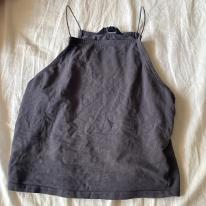 Linne - Säljer detta linne då det inte kommer till användning. Jätte fint skick använt endast 3ggr har åkt med i tvätten 2ggr. Klicka inte på köp direkt vid intresse kontakta mig.