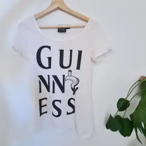 Äkta merch från Guinness! Vit t-shirt i storlek XS 🍻