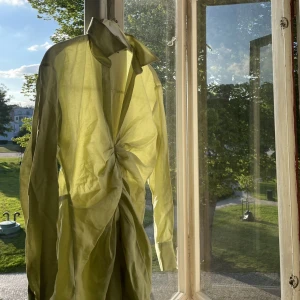 Grön klänning - Från Zara men finns ej längre